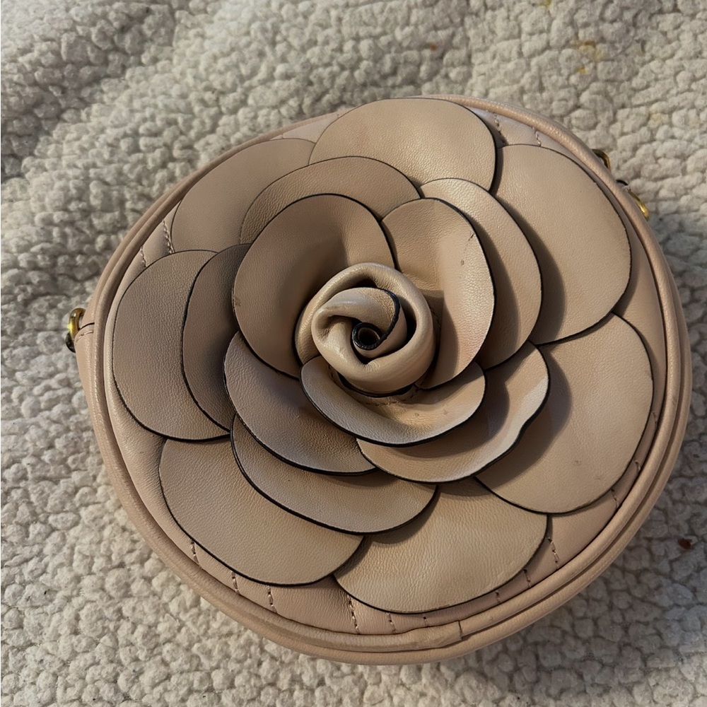 Women's Floral Round Crossbody Bag - Nude